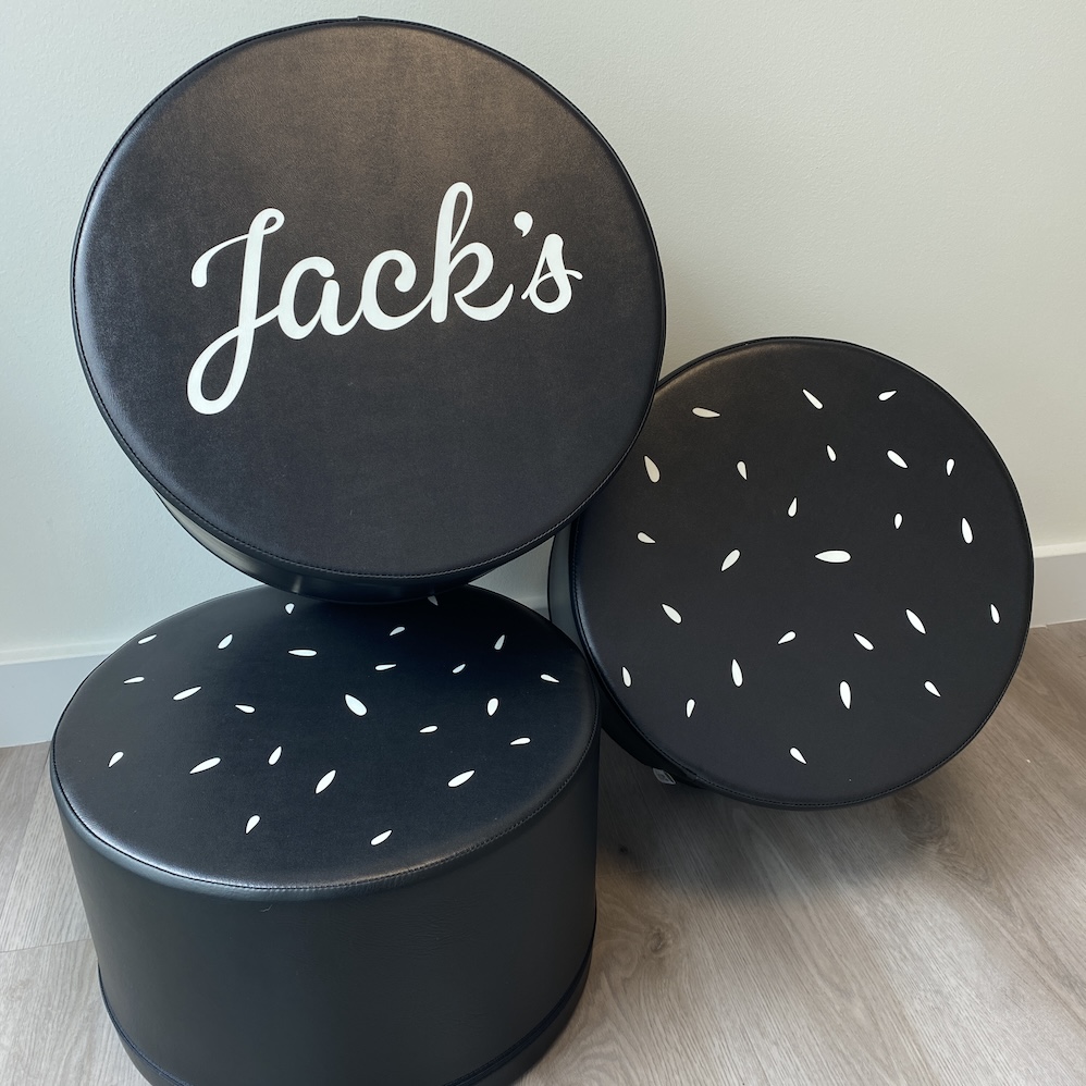 Poufs personnalisés espace enfant restaurant