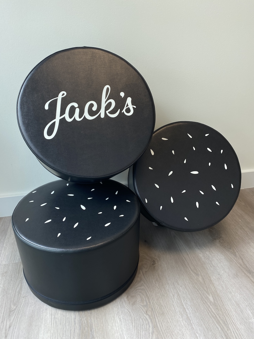 Poufs personnalisés pour espace enfant restaurant